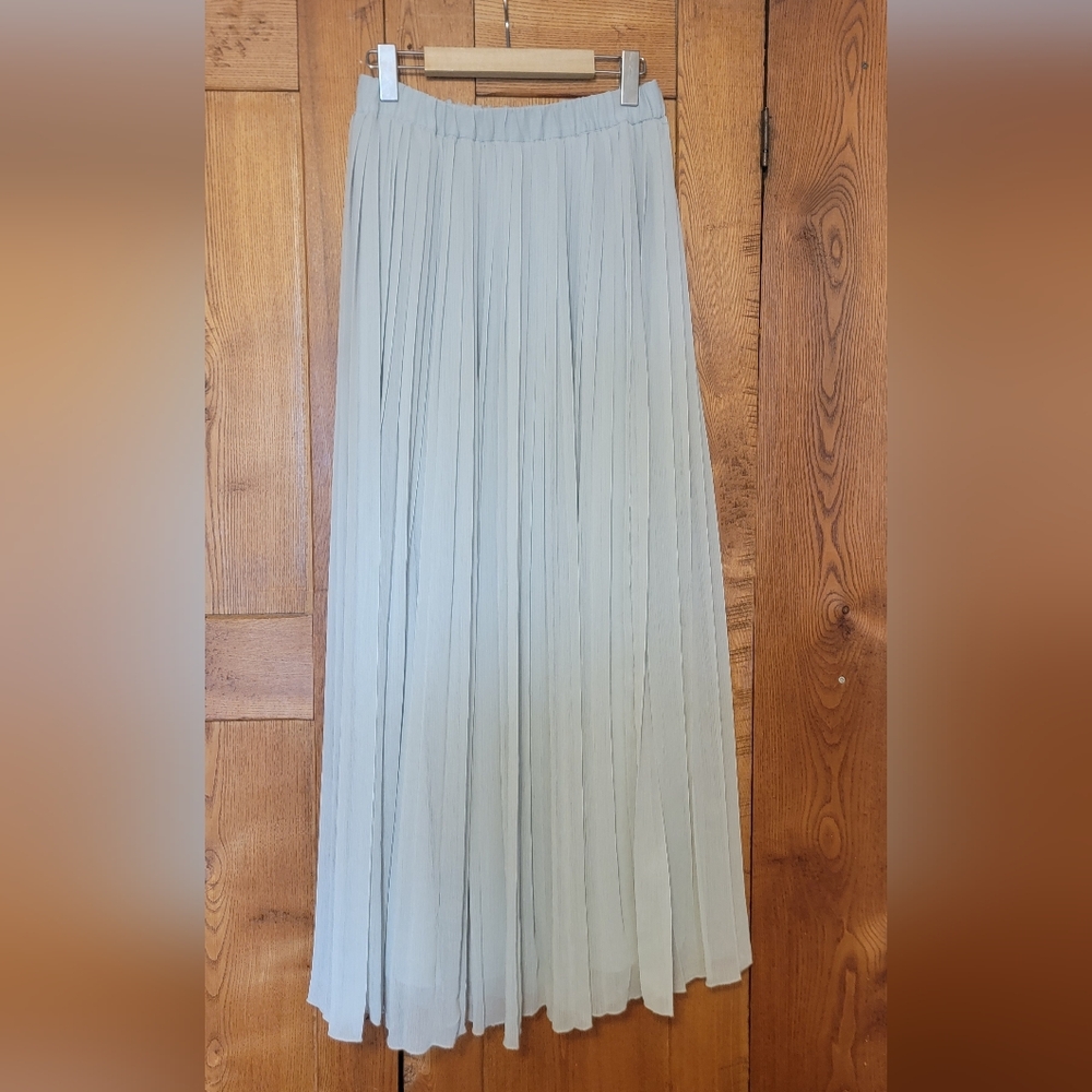 Pleated Long Maxi Skirt - Light Sage Green